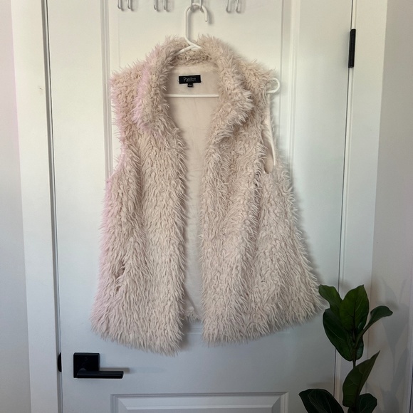 Faux Fur Vest - Picture 1 of 1